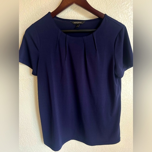 Banana Republic Tops - Banana Republic Pleated Neck Blouse – Navy – Size Small